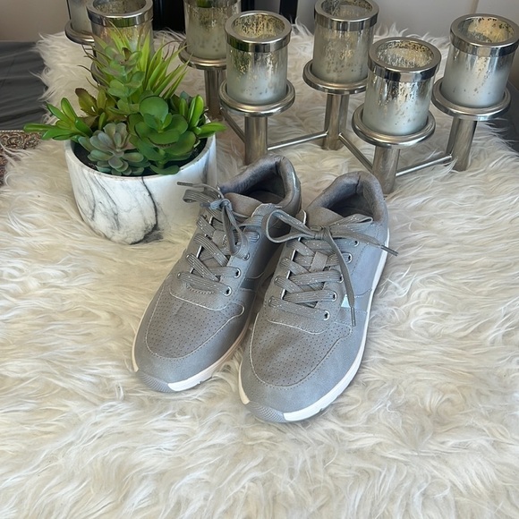 Walkx Women’s Gray/Silver Glitter Lace up Sneakers Size EU 37 - Picture 2 of 13